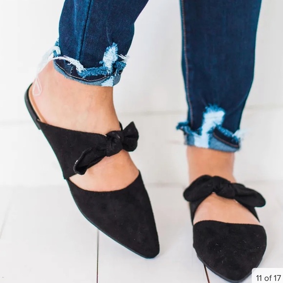 Chase + Chloe Shoes - Chase + Chloe black bow flats size 7.5
